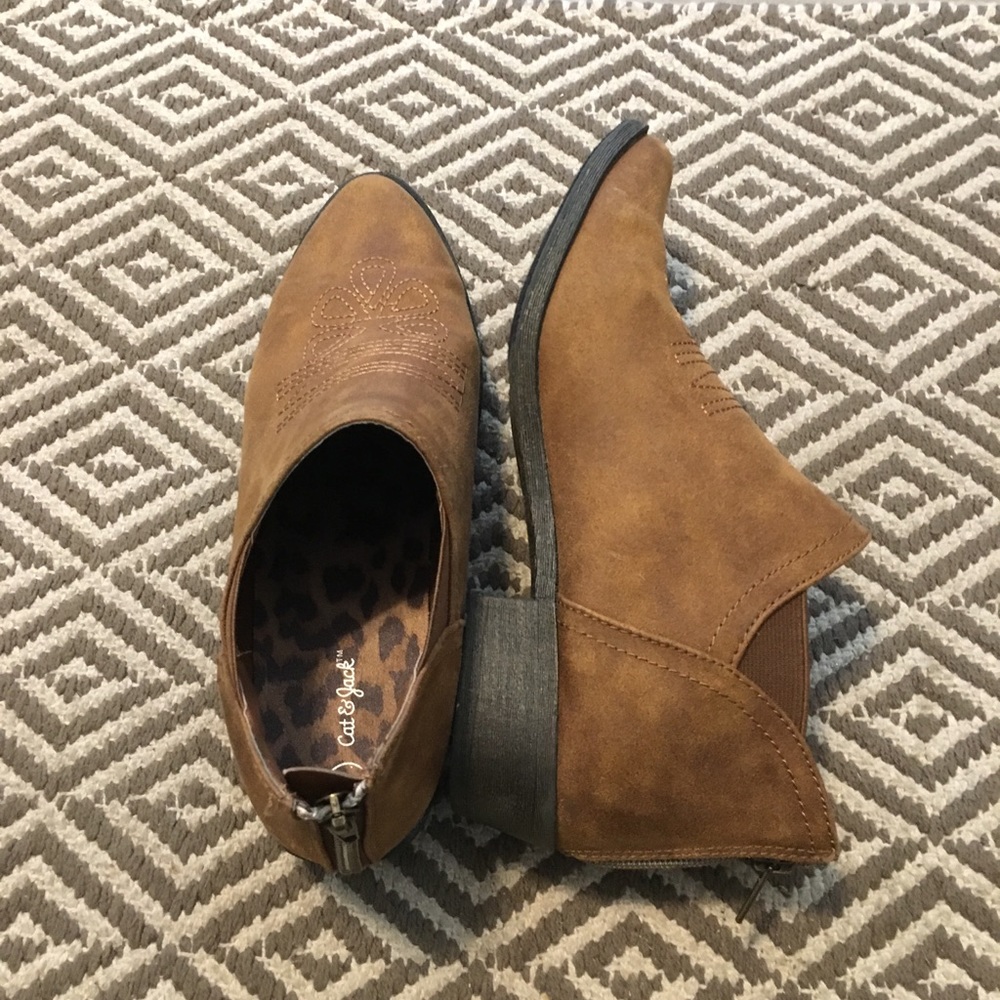 Cat & Jack Camel Ankle Boots Size 6